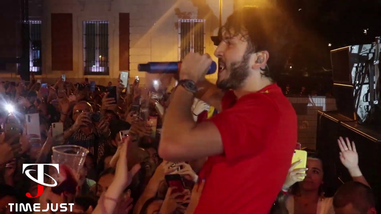 SEBASTIÁN YATRA sorprendió a sus fans en concierto