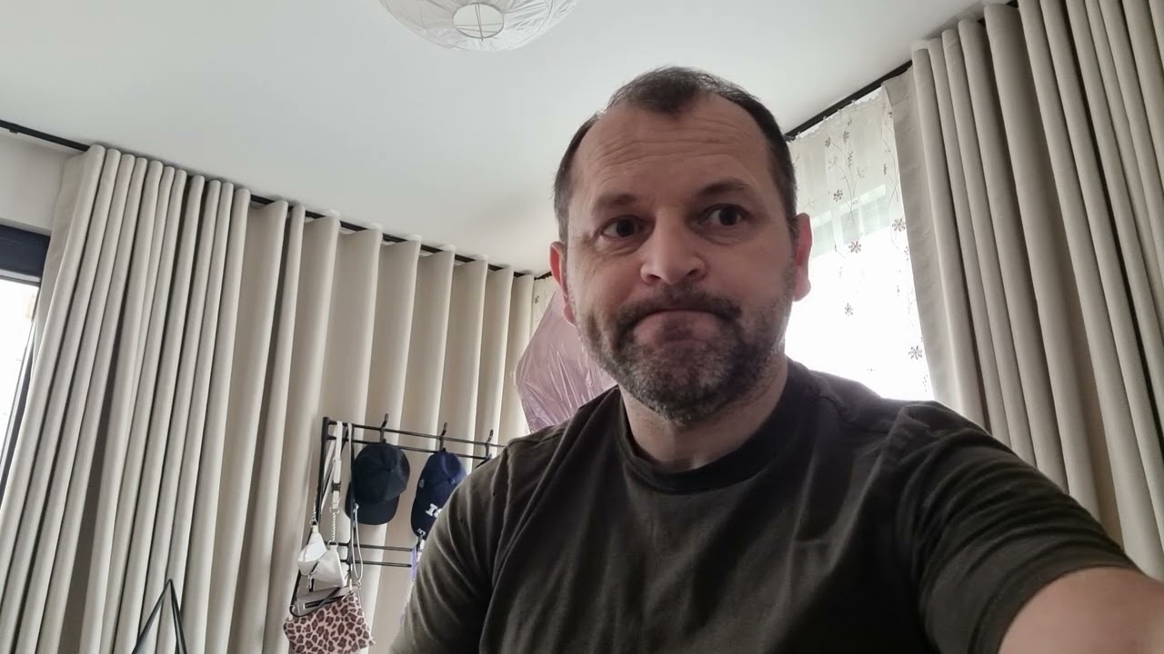 Приехать в Ирландию,  найти работу.