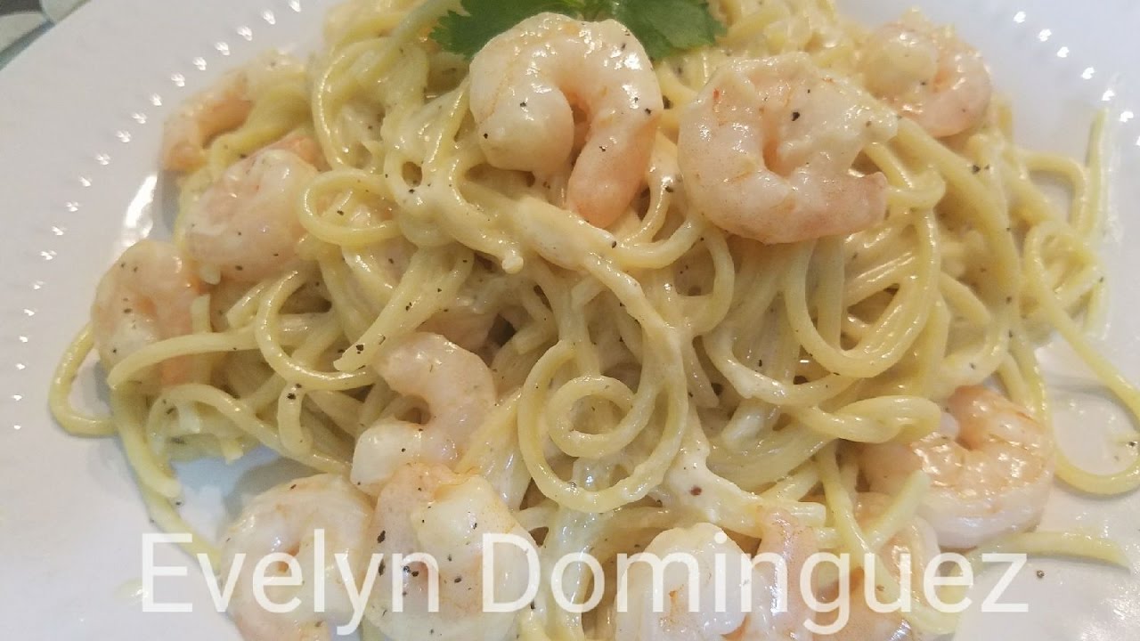 Pasta con Camarones en Salsa Alfredo hecha en casa