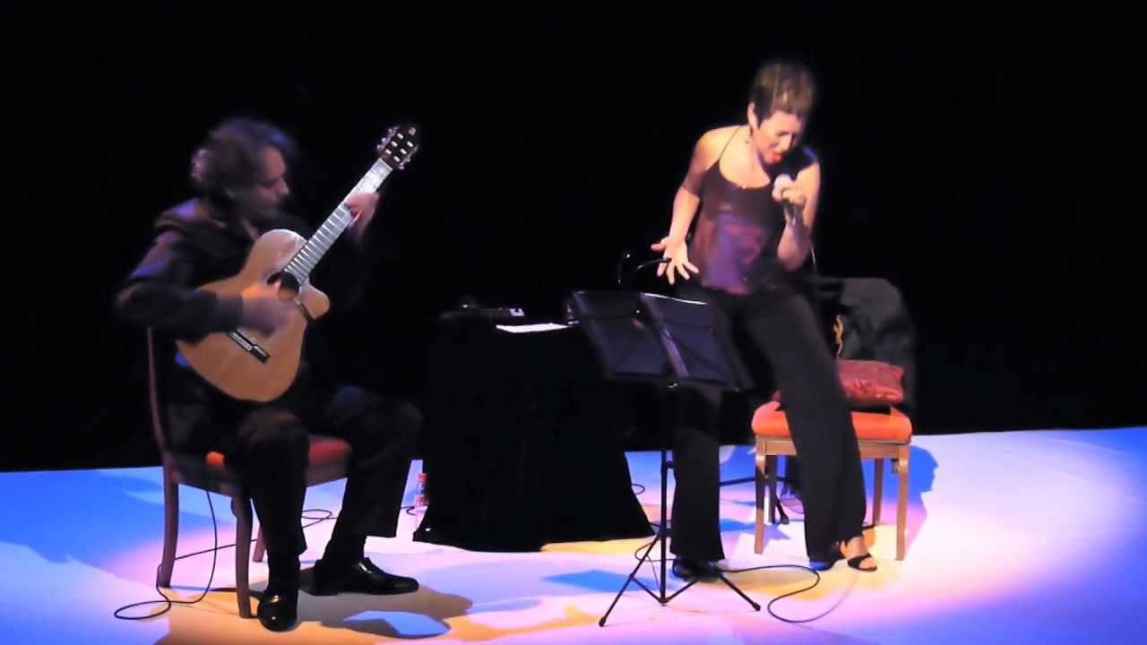 Sandra Rehder canta a Eladia Blázquez.