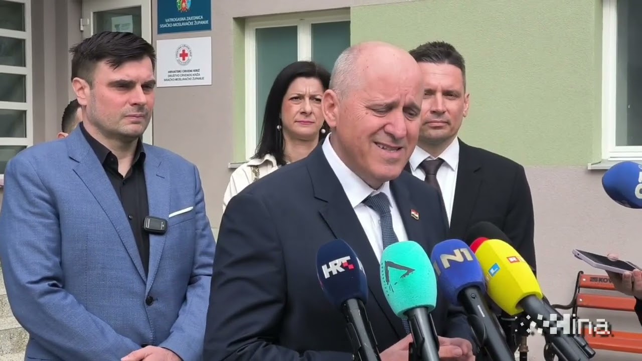 Sisak: Uručeni ugovori iz programa stambenog zbrinjavanja - izjave za medije