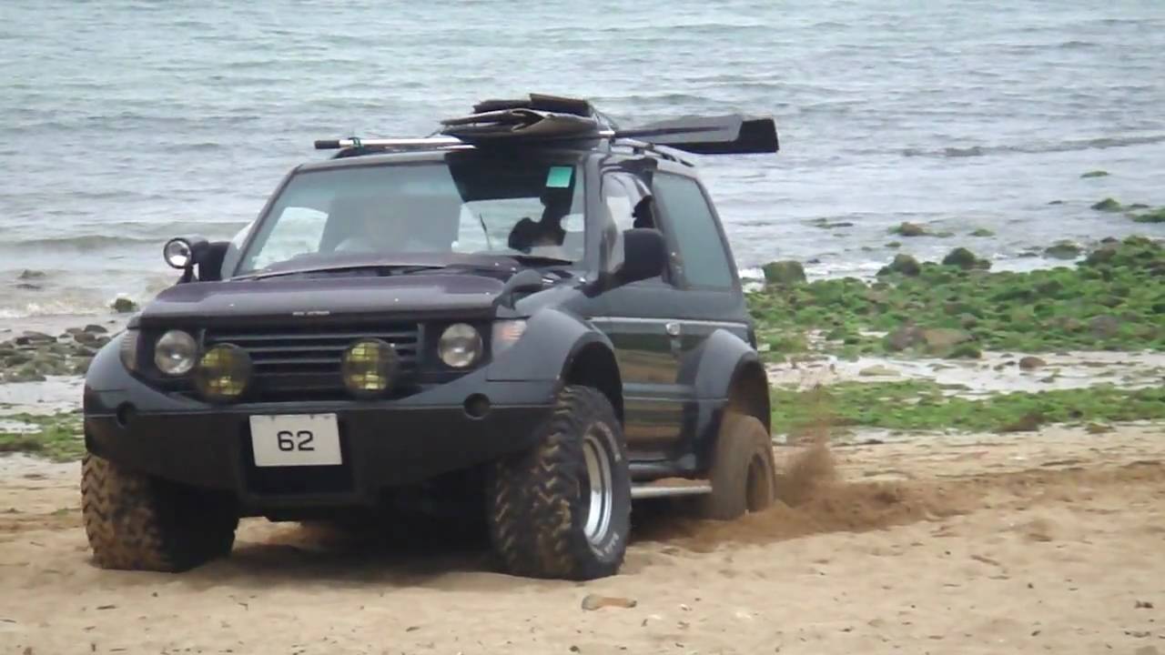 Pajero stuck in the beach