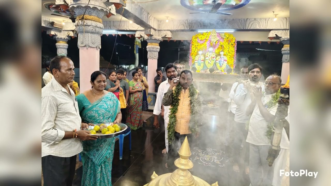 నెల్లూరు పడారుపల్లి వెంకటేశ్వర స్వామి గుడిలో మూలి శ్రీనివాసులు గారిచే పలకల భజన