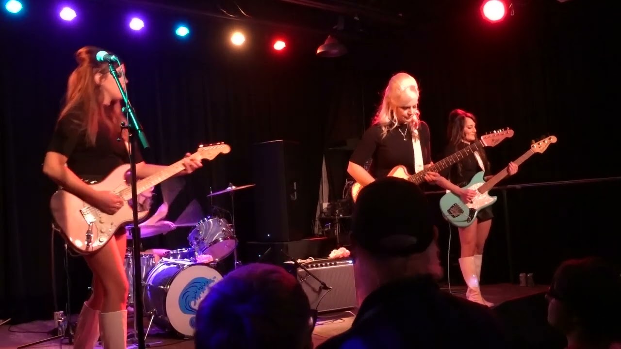 THE SURFRAJETTES @ Uptown VFW