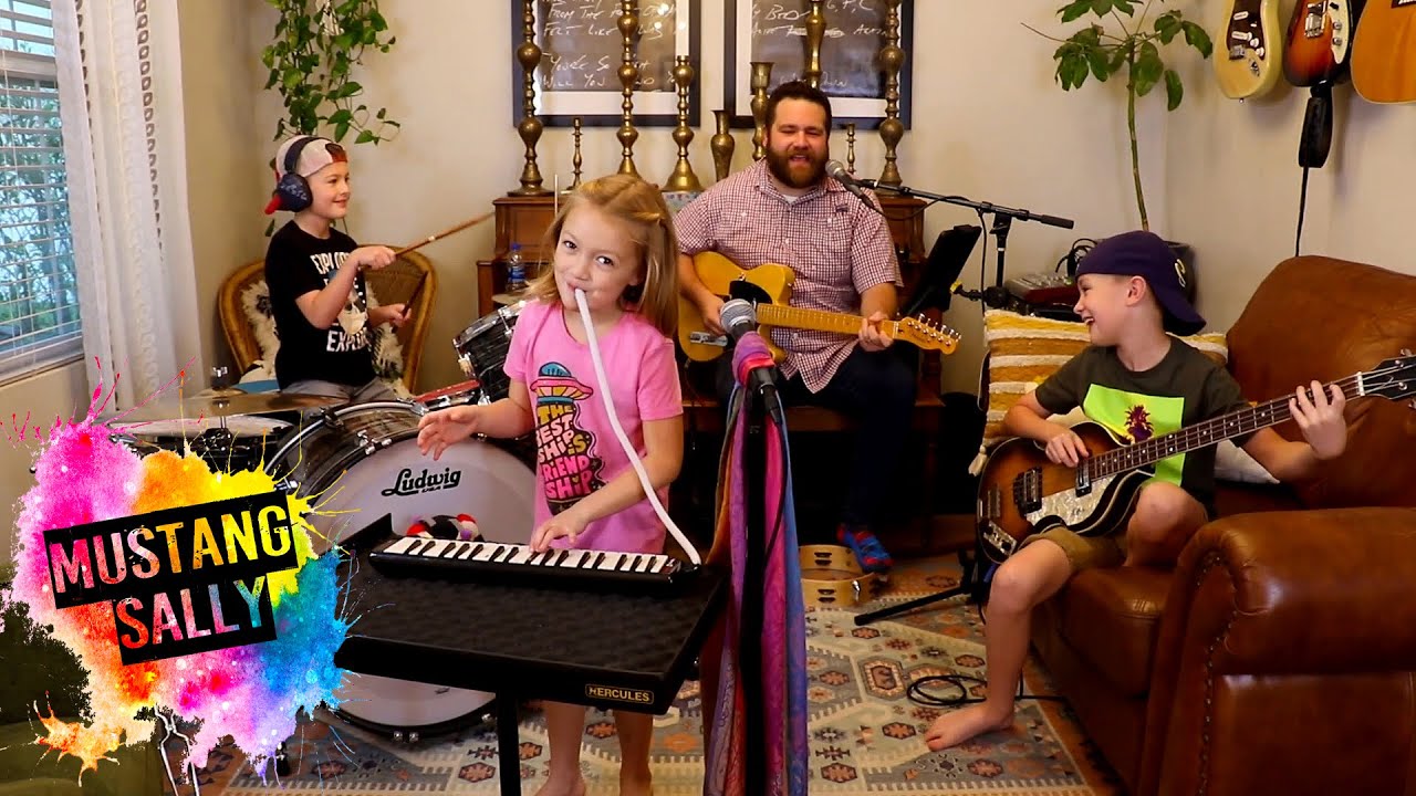 Colt Clark and the Quarantine Kids play 