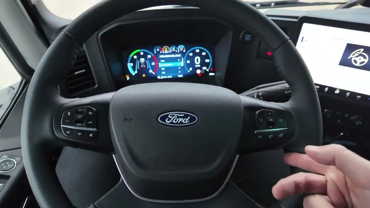 STLacika bemutatja a Ford F-Max GEN2-t.