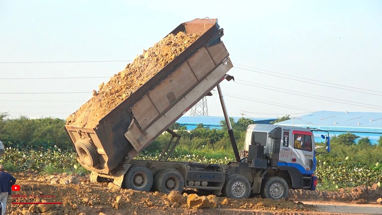 Great Hyundai Trago Truck Group Spreading Soils Jobs With Bulldozer Komatsu & Liugong