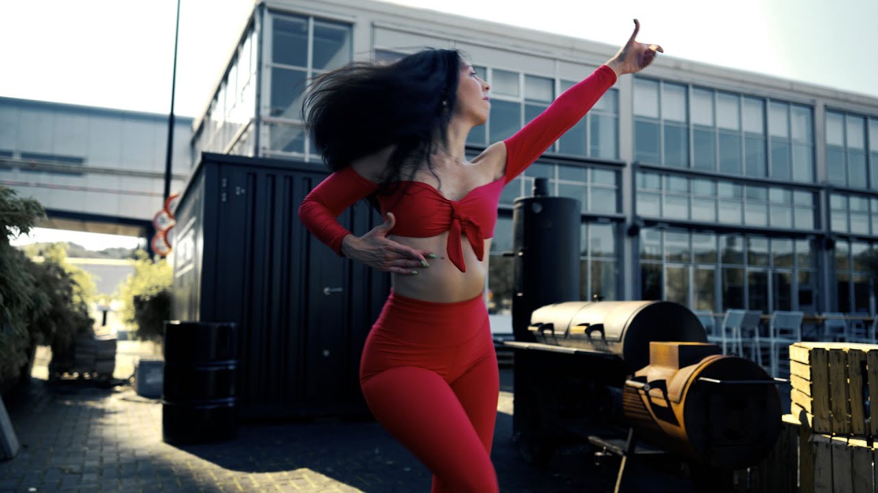 'Afloja La Guayaba' by Maykel Blanco - Dance Choreography