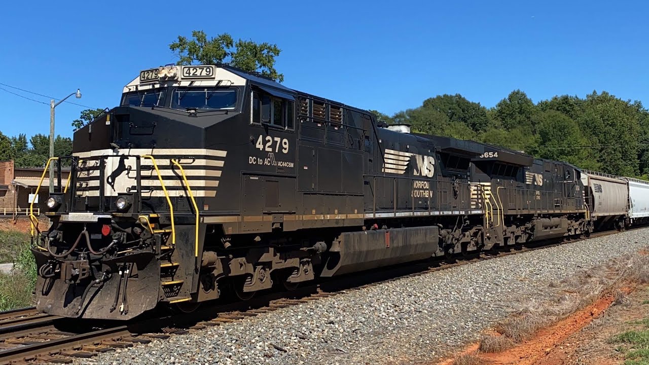 NS Train 15R Flies Through Rock Hill SC with NS leader 4279 (9-24-2021)