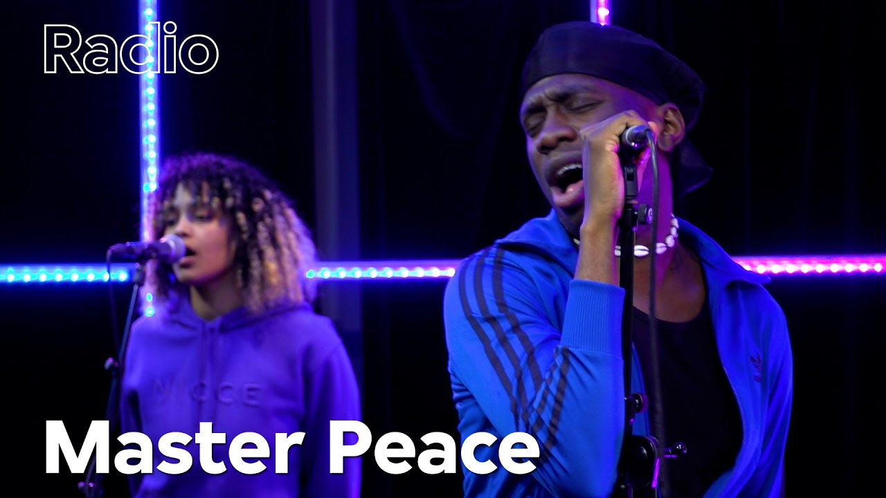 Master peace - ‘Start You Up’ & ‘I Might be Fake’ Live @ 3FM (VoorAan)