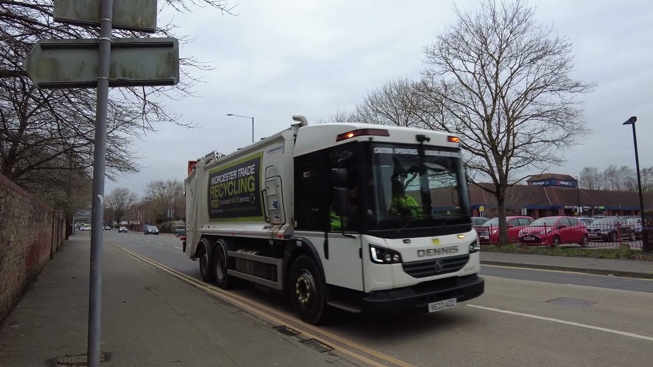 Dennis Elite 6 VE23AZZ Dustcart Dustbin Lorry Tybridge Street, Worcester, Worcestershire, England #4