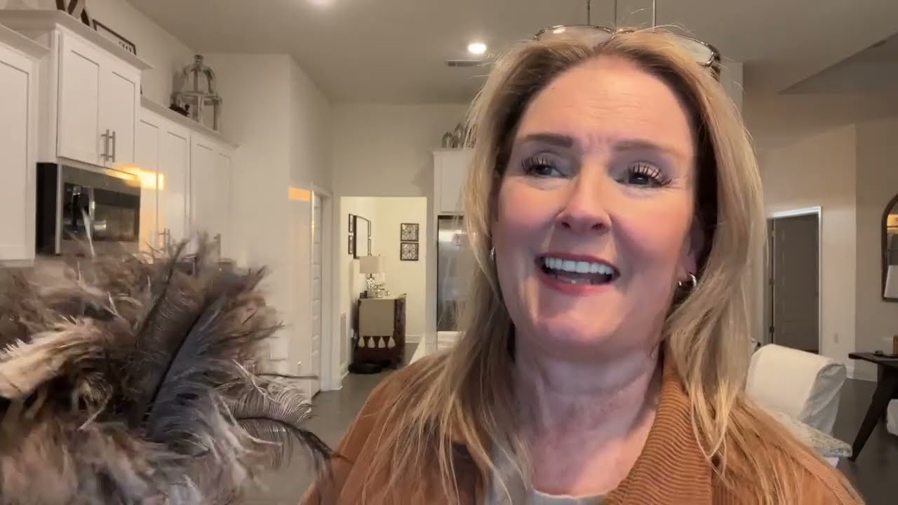 Ostrich Feather Duster Review | Gentle Dusting for Delicate Surfaces