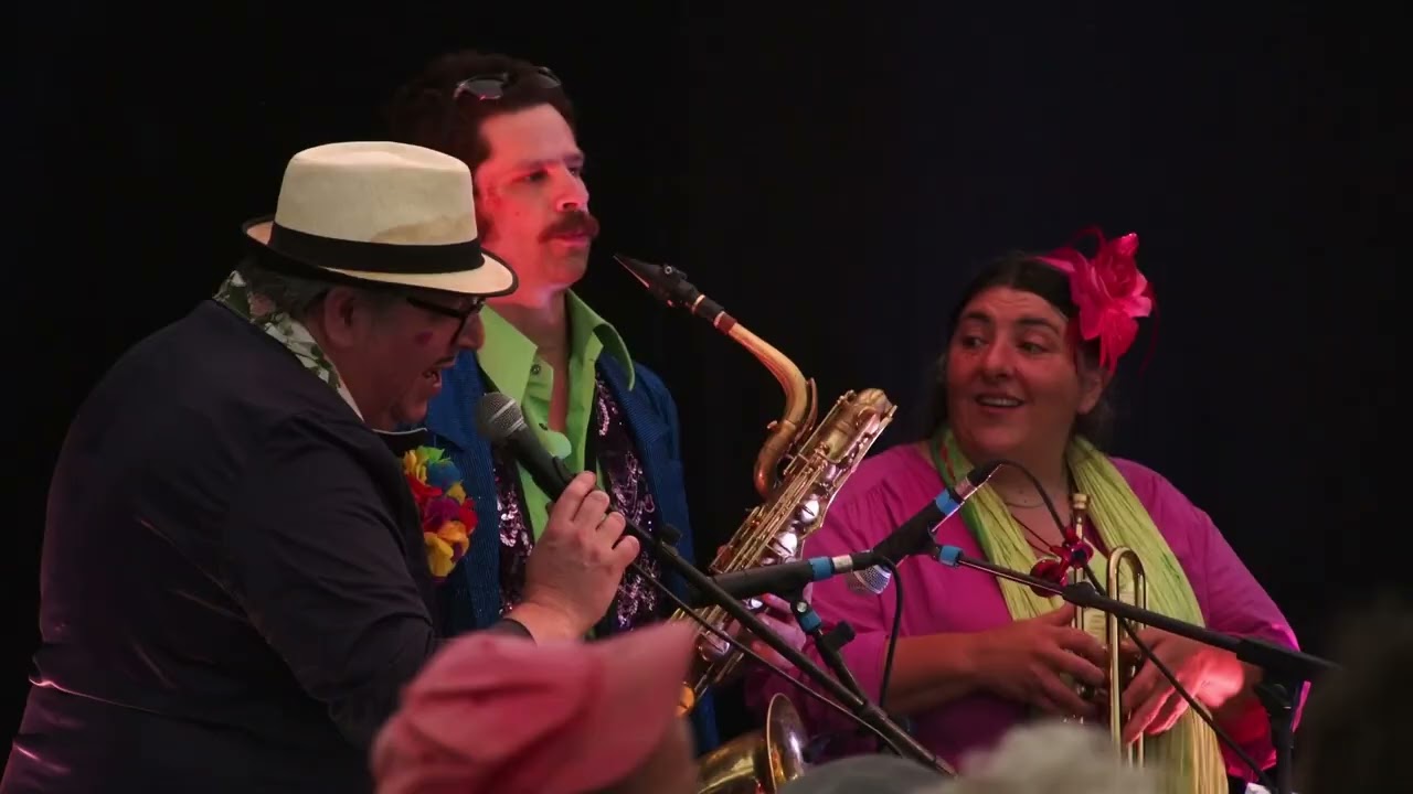 Quizas. Gildas Claquin, Angel Aze, Guilaume Guern, Brendan De Roeck, le Kermarron Braz Band