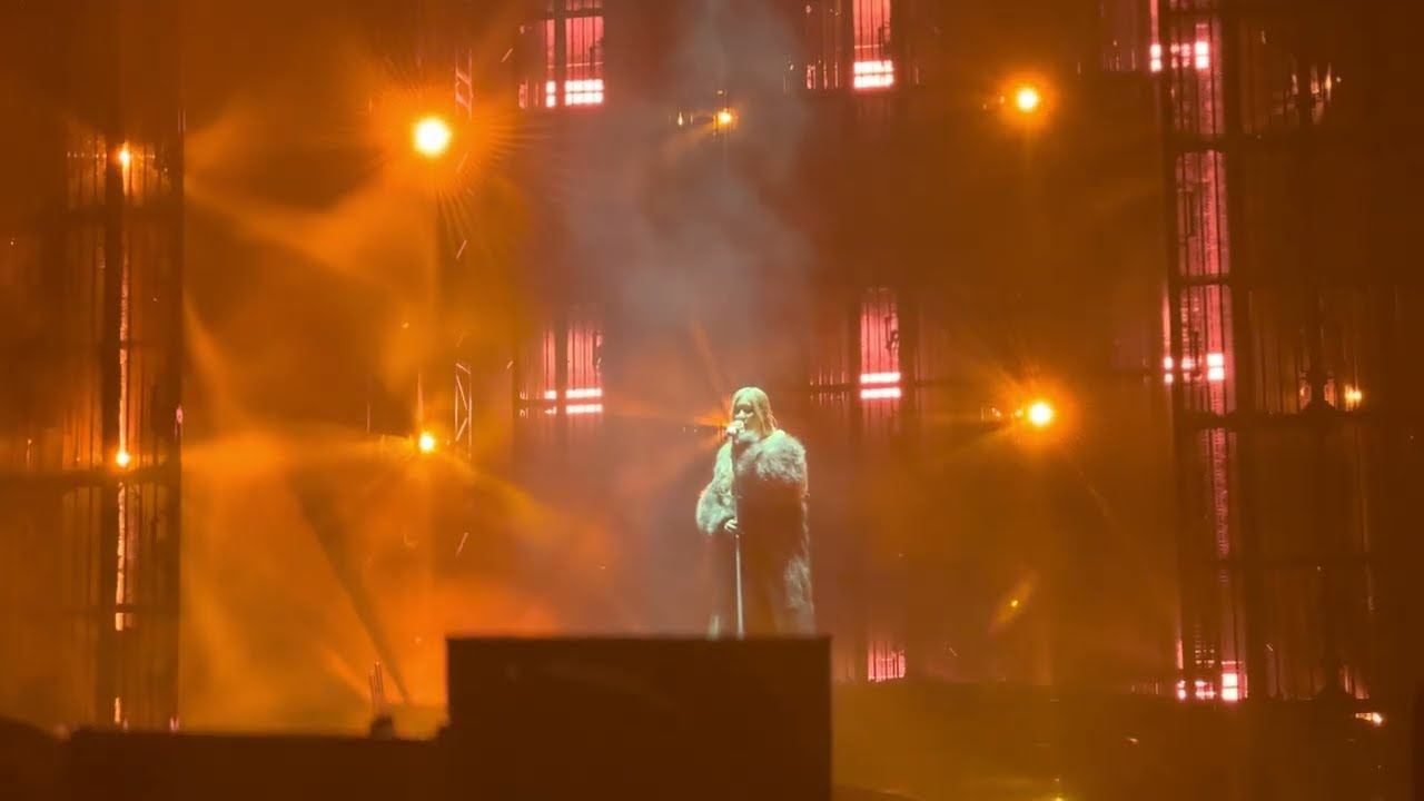 Blackpink Rosé Solo - Hard to Love fancam at Born Pink Tour Houston Day 2 - 10/30