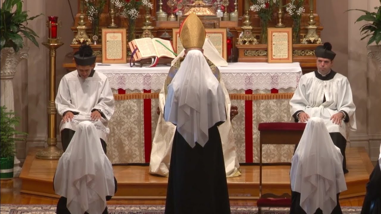 Primeiras Profissões das Irmãs Beneditinas (Missa Tridentina)