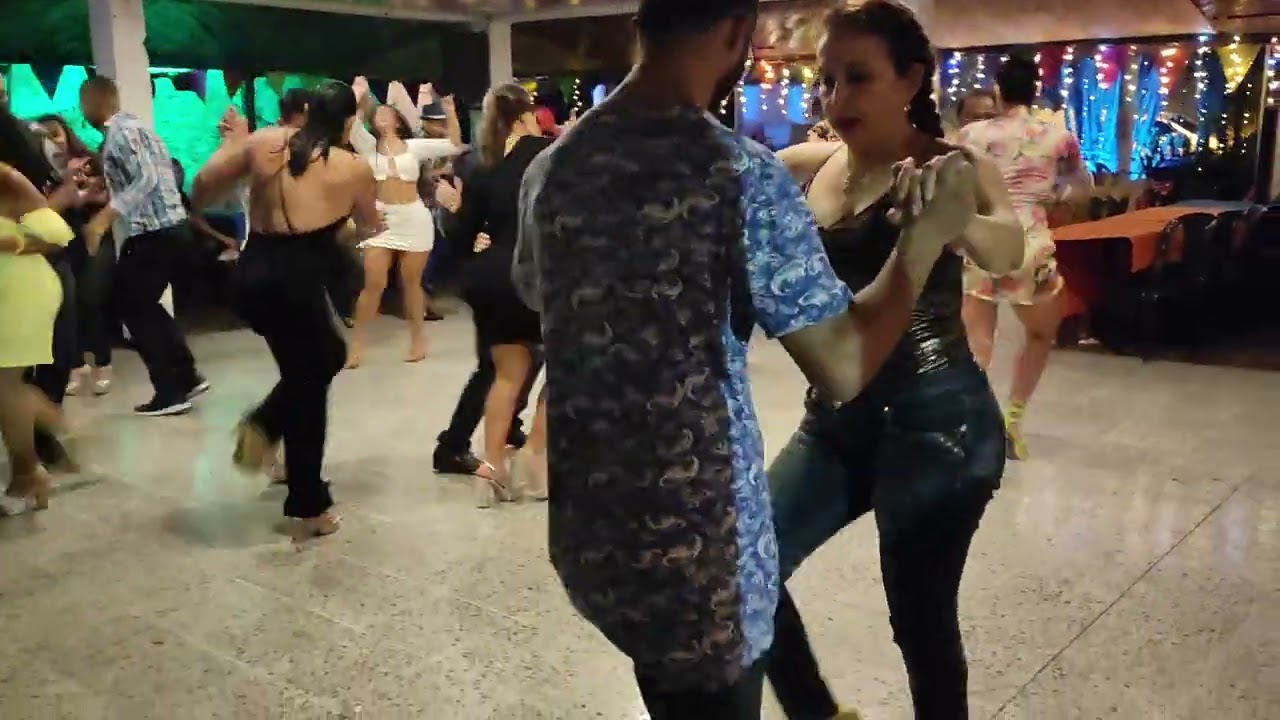 Lunes de las Brisas #cali #salsa #colombia #bailadores