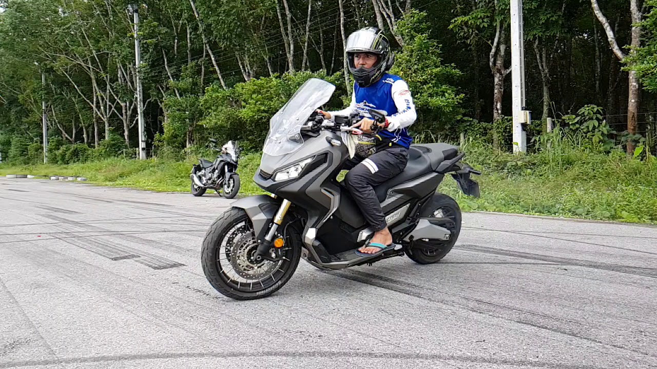 Honda X-adv 750 2018 firt drift