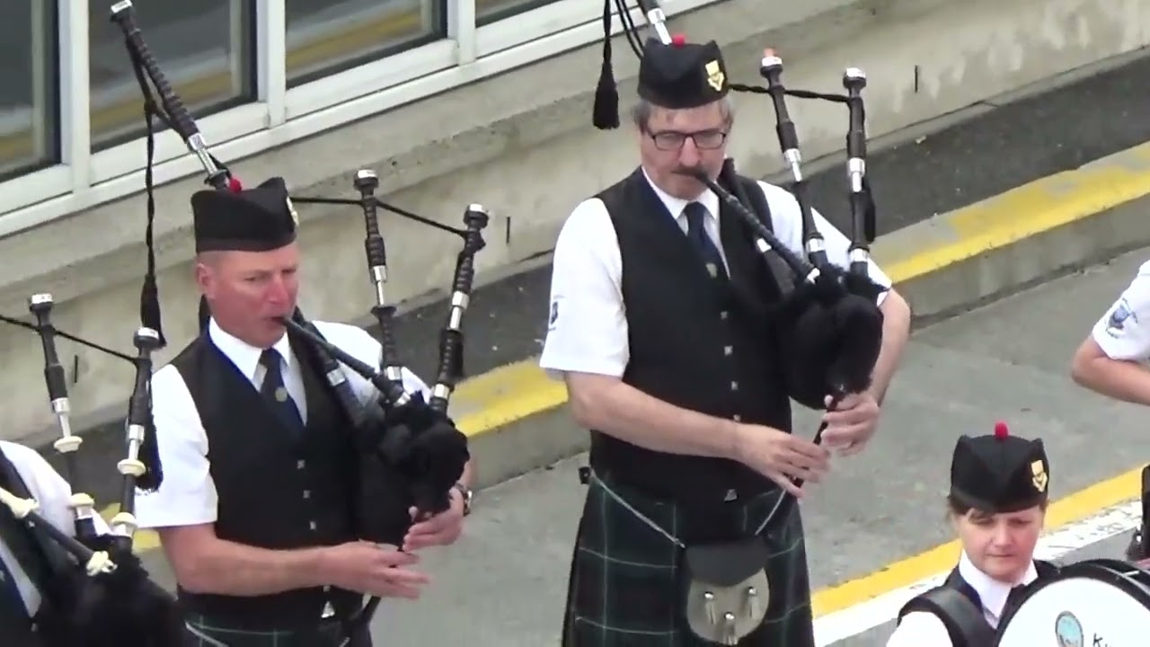 Kirkwall City Pipe Band on the Dock