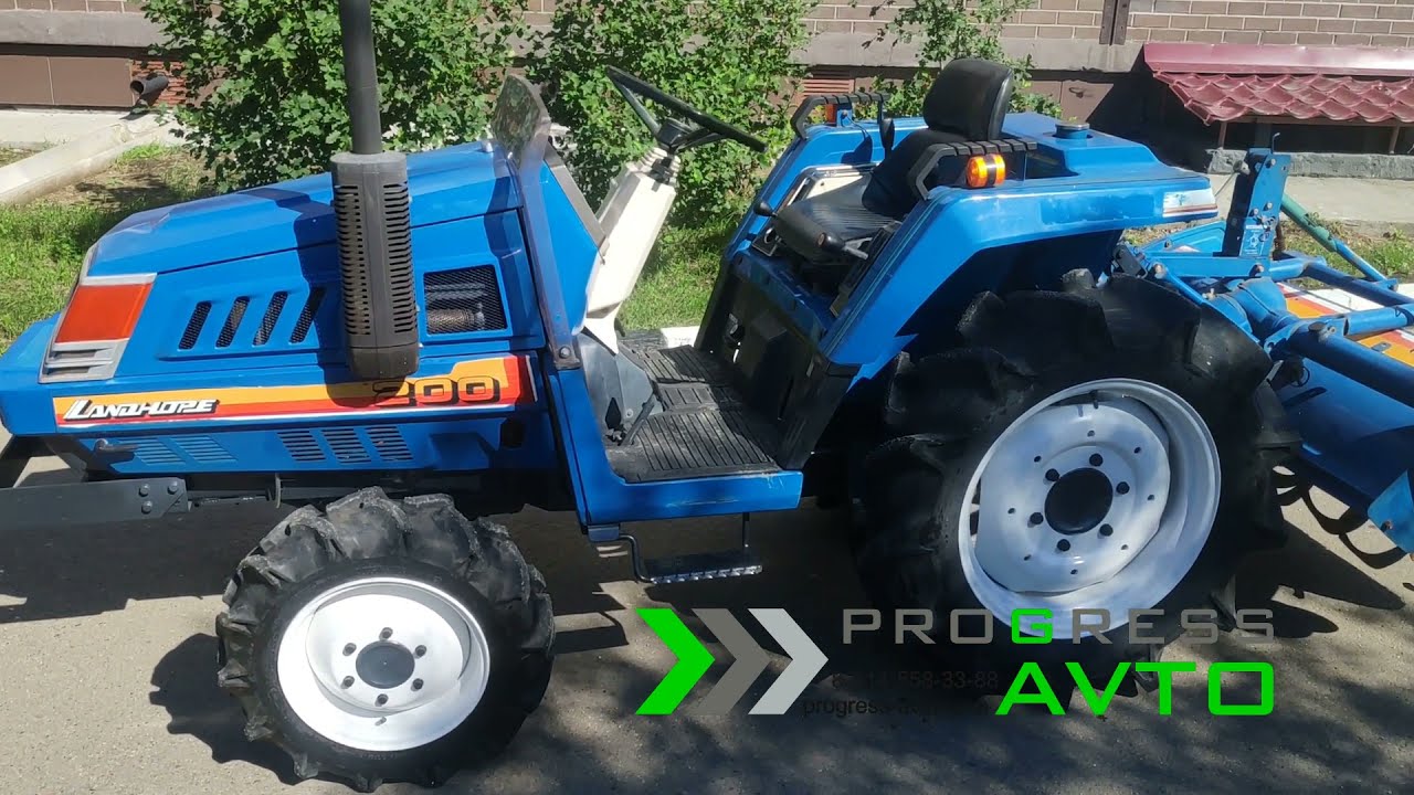 Видео-обзор японского трактора ISEKI TU200 в комплекте с почвенной фрезой. 4WD, 3 цилиндра Улан-Удэ