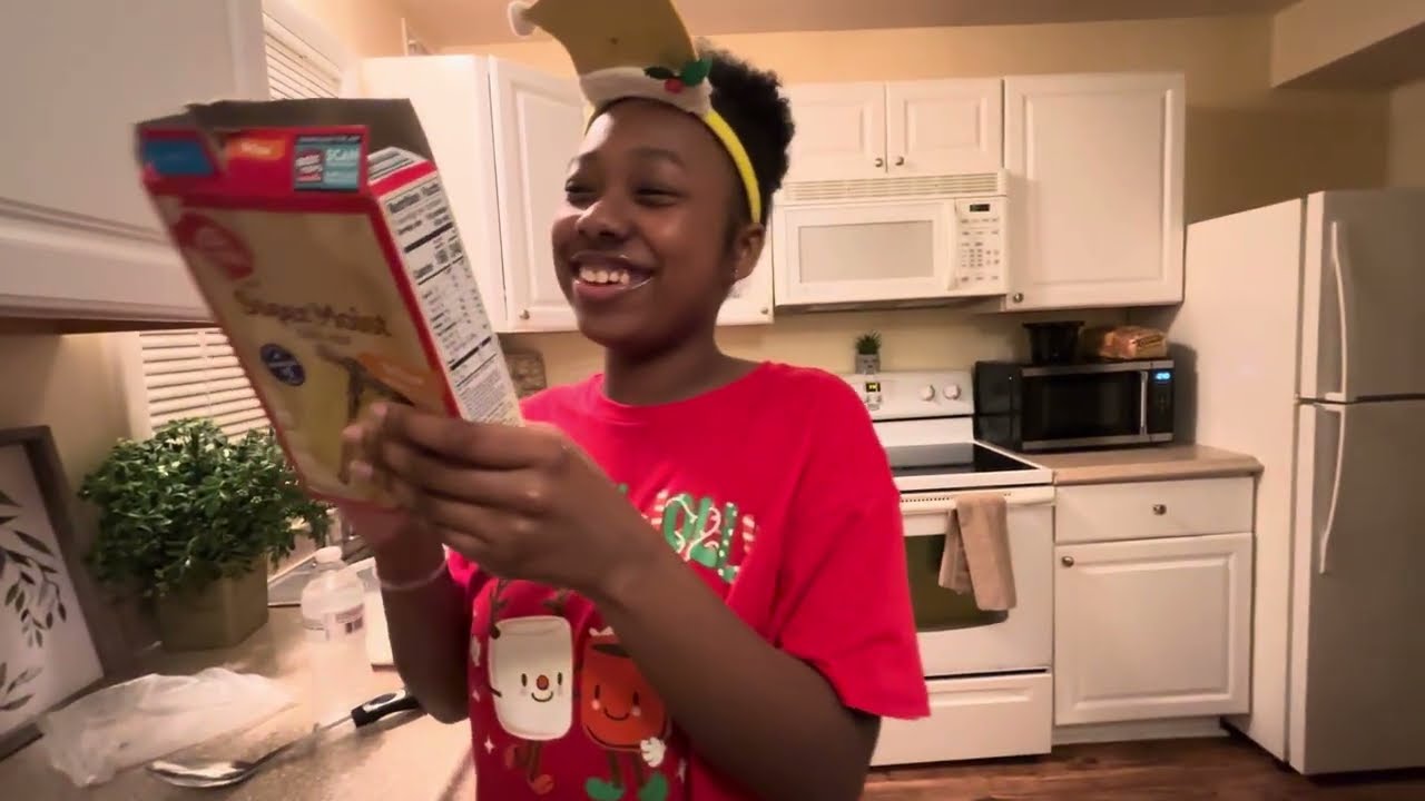 Making Christmas cupcakes! Was it an epic fail?🤔🎄