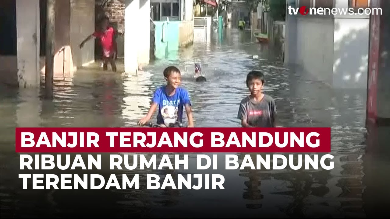Sempat Surut, Pemukiman Warga di Bandung Kembali Terendam Banjir | OneNews Update