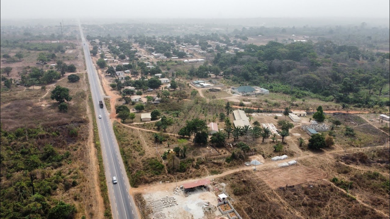 Urgent ! opportunités de terrains au bord du goudron à N'Douci en Côte d'Ivoire