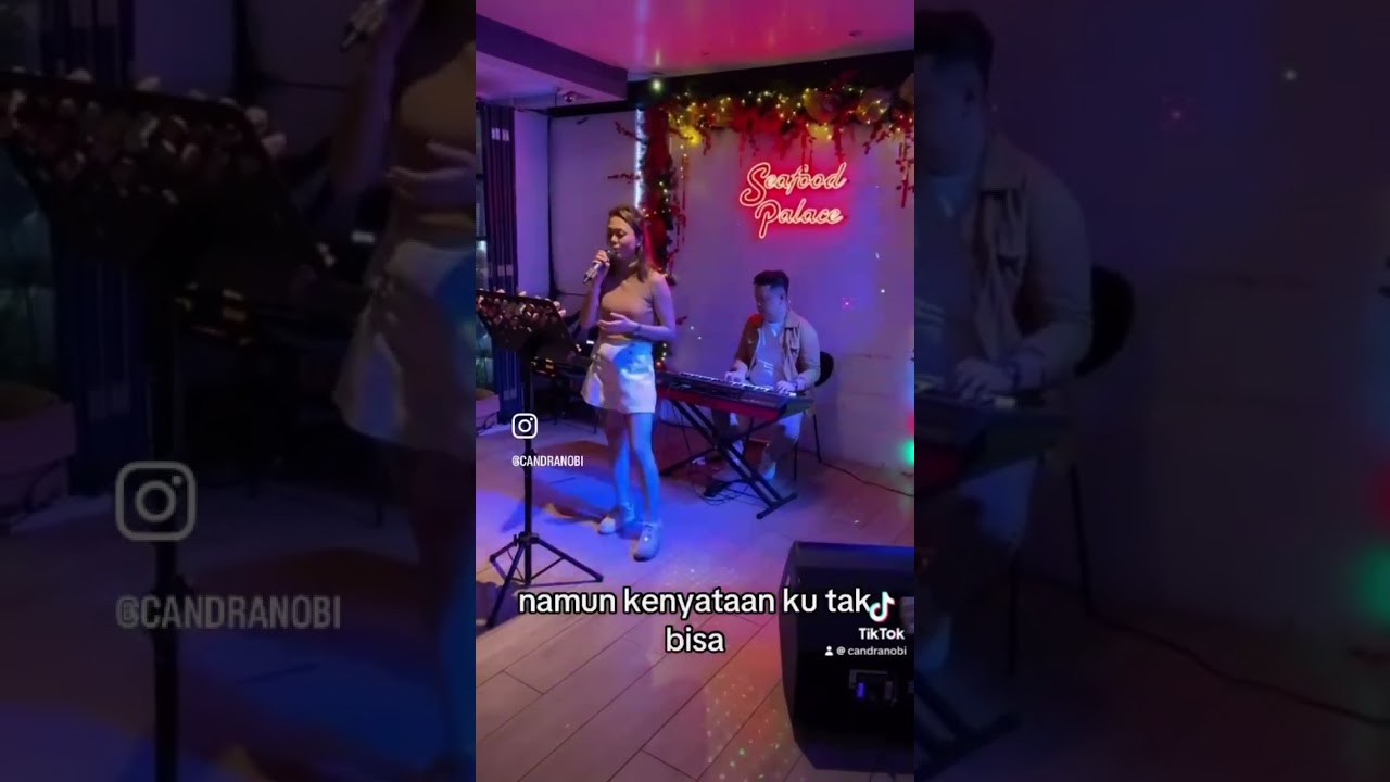 Song: Terlanjur mencinta. Cover by: VennyZhang #cover #coverlagumandarin #coversong #livemusic
