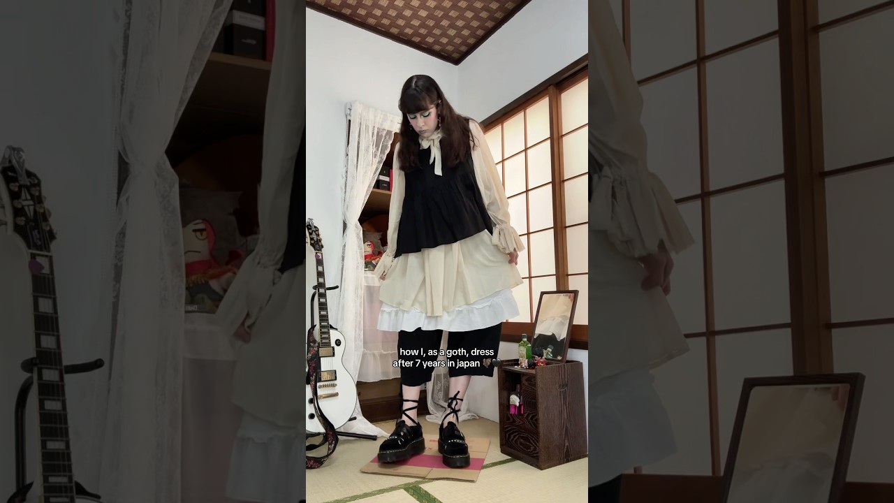 shoes in the house is a sin🪽 #japanlife #gothfashion #drmartens