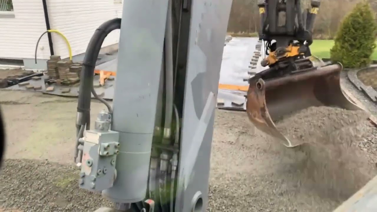 Grusar upp garageinfart Lännen8800G 