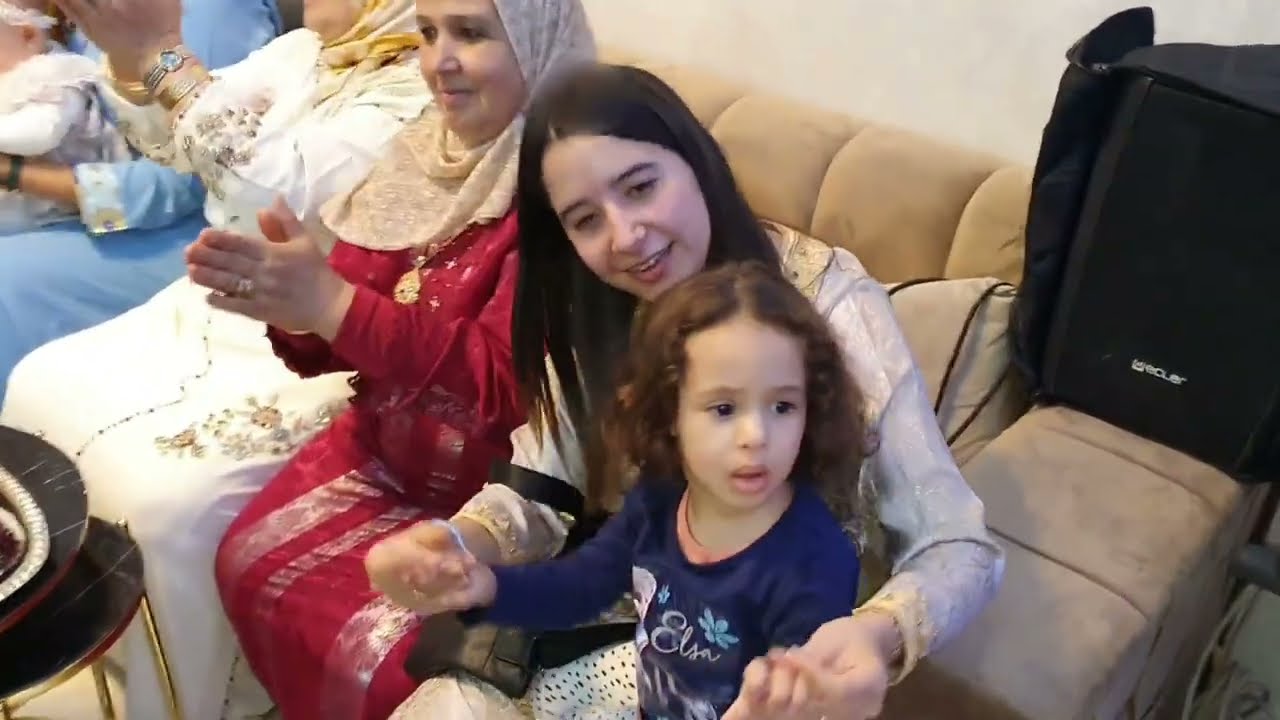 نهاية الحفل.وبهيجة رفضات الهدية وها لمن عطاتها