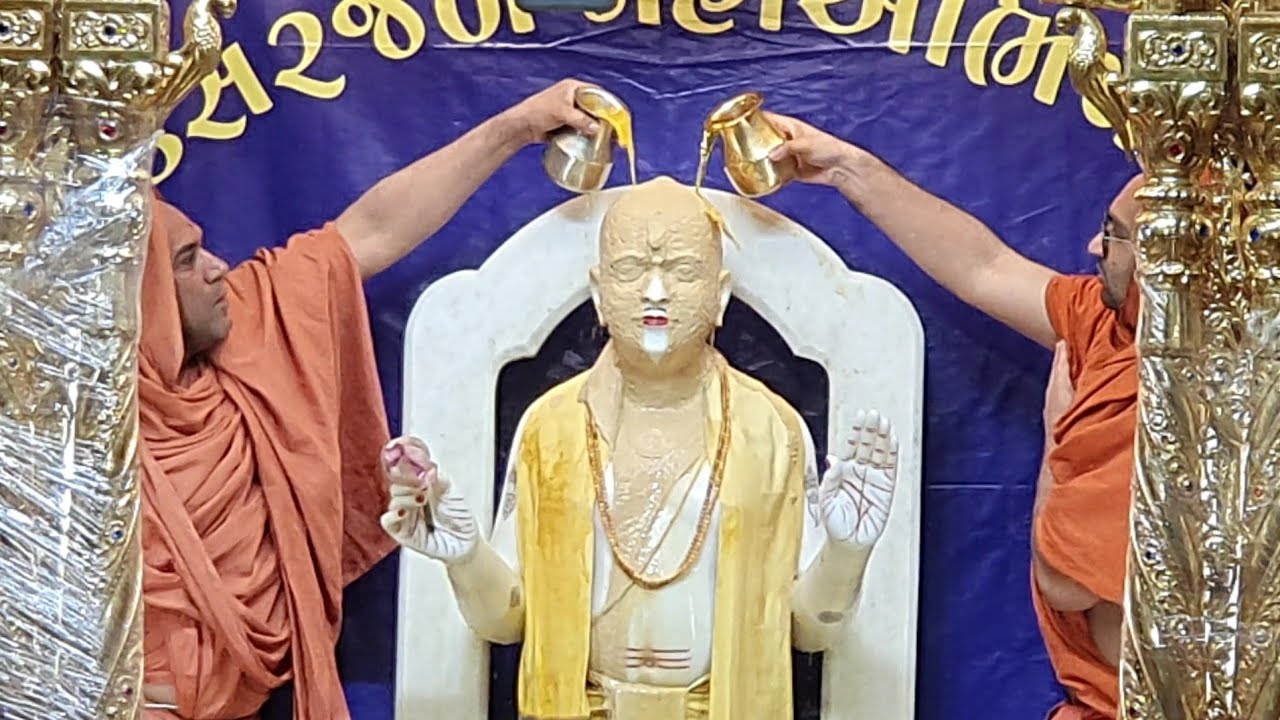 ઘનશ્યામ મહારાજનો અદ્ભુત અભિષેક શિક્ષાપત્રી મહોત્સવ | Ghanshyam Bhuj Mandir Swaminarayan Kirtan Santo