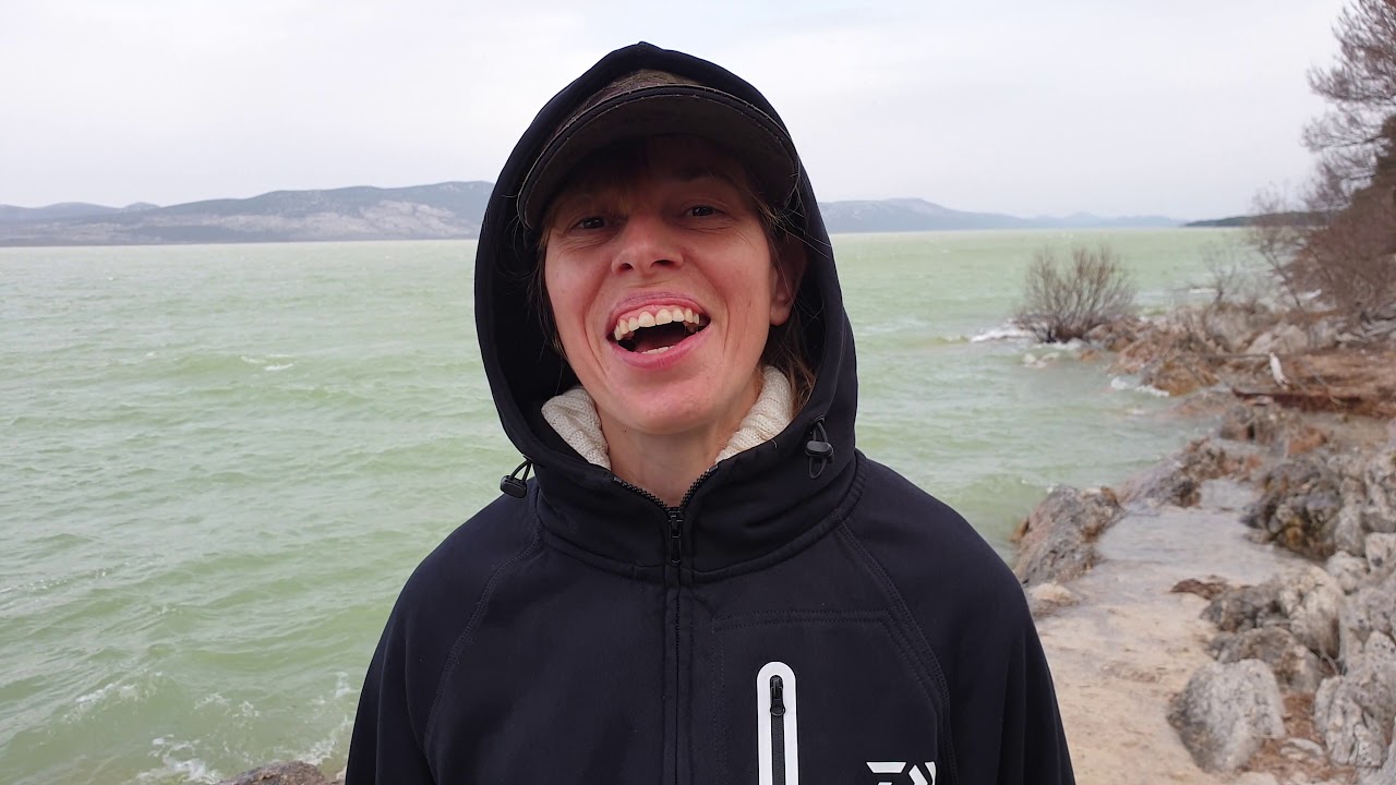Elisabeth geht Fischen am Vranasee in Croatia - Vransko jezero bei Pakostane