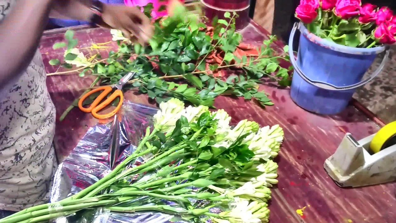 ফুলের তোড়া বানানো পদ্ধতি .........