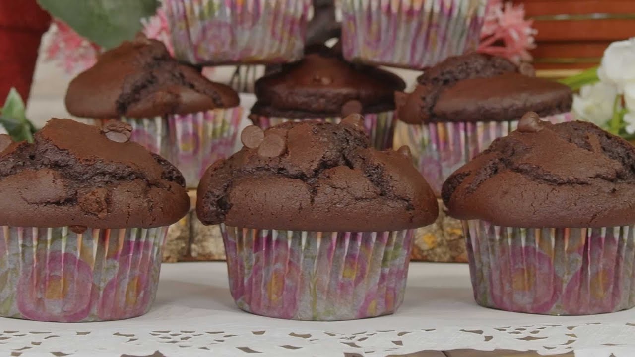 MAGDALENAS DE CHOCOLATE DE PUEBLO CON COPETE |  TRUCOS PARA HACERLAS MUY TIERNAS Y ESPONJOSAS  🍫🍰