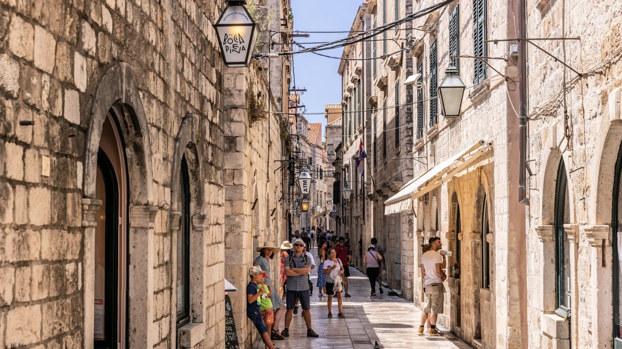 Dubrovnik Walking Tour: Discover the City Walls and Old Town in 4K