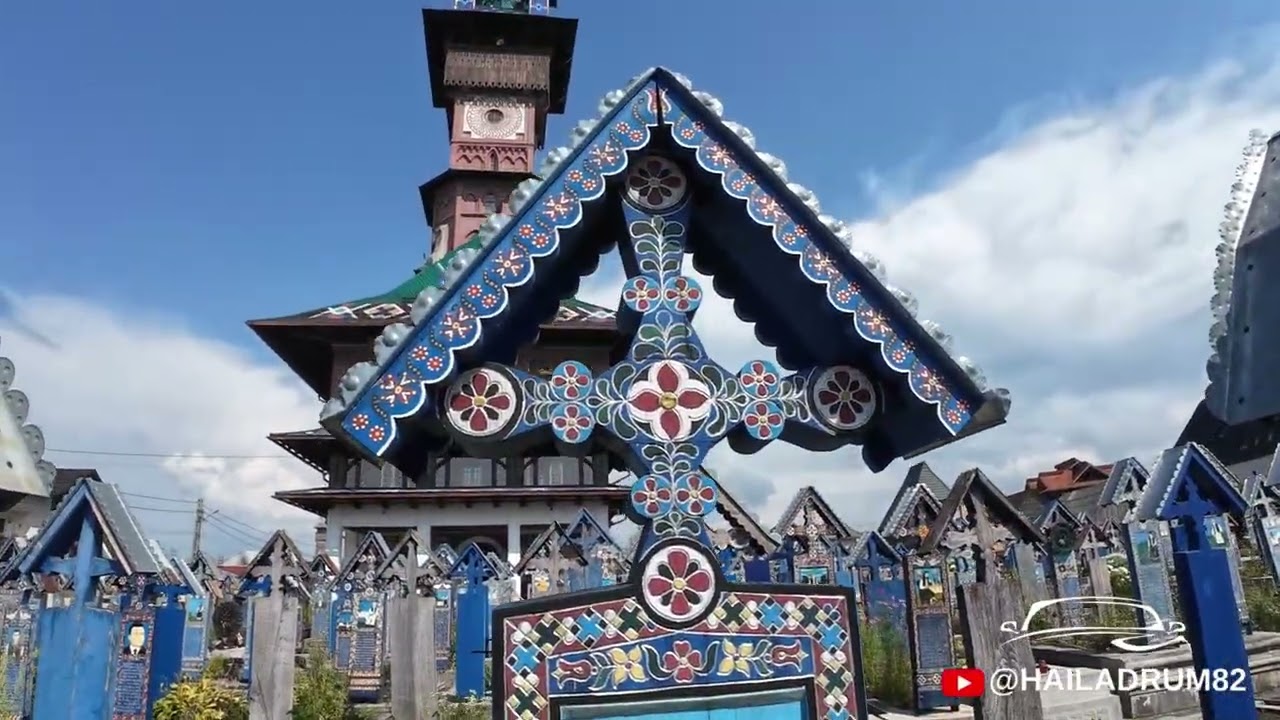 Cimitirul Vesel din Săpânța cel mai colorat, cimitir din lume !