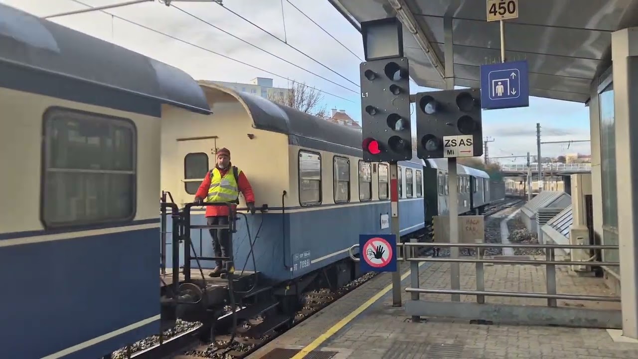 Sonder-Erlebniszug 17160 am 29.11.2025 in Wien Meidling