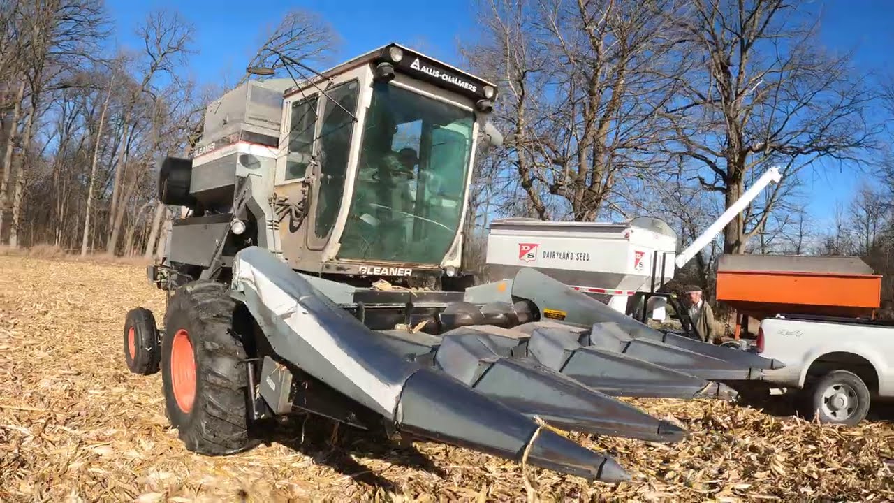 Corn Harvesting 2020 Chase - Gleaner F2 - Yield Check - 8 Varieties - Grain-Weigh - Par-Kan - 5K