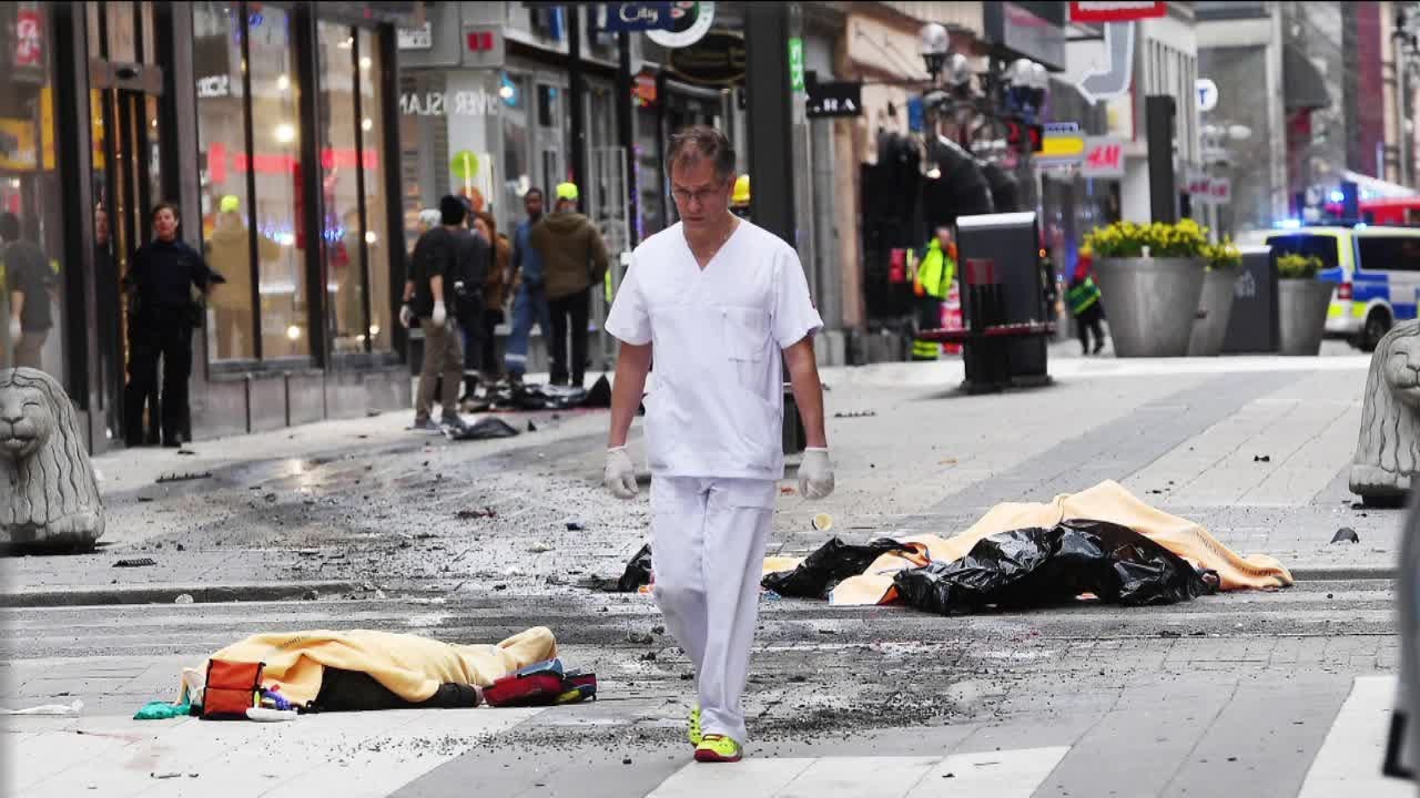 Läkaren var snabbt på plats på Drottninggatan: "Svårt förstå att det var terrordåd" - Nyhe