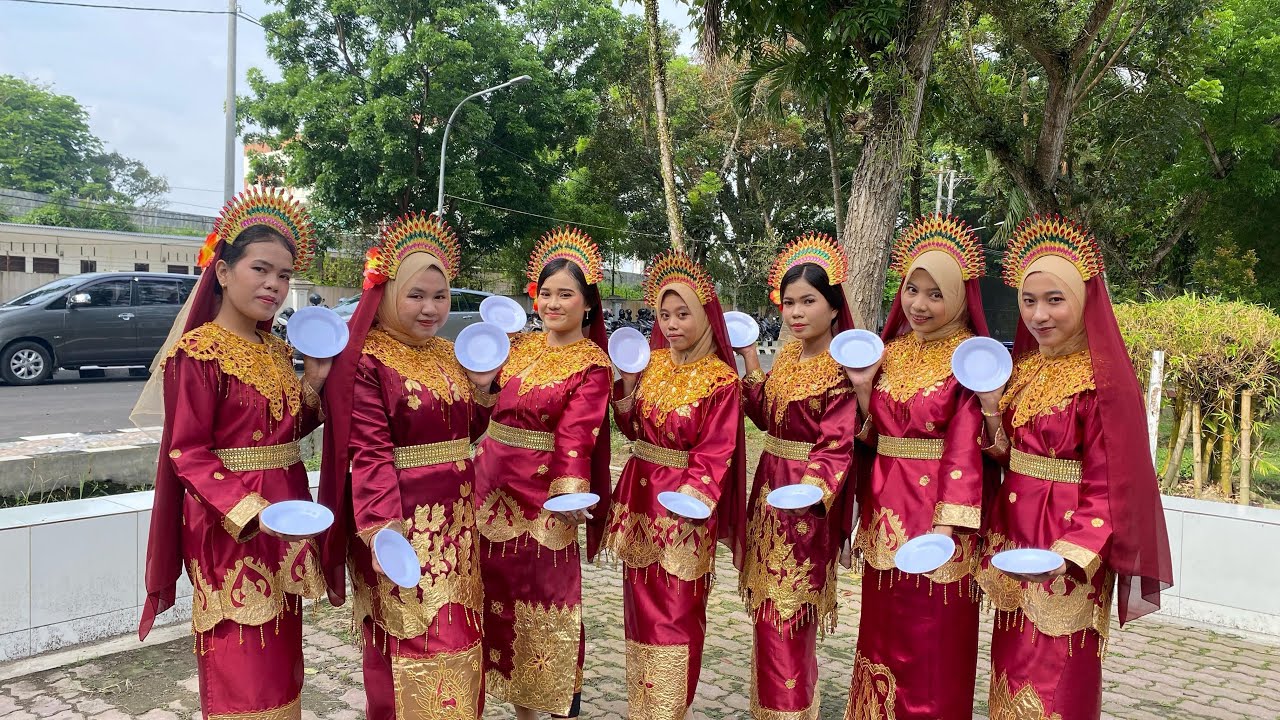 Tari Piring Sumatra Barat (Kelompok 3 Kelas J-PGSD 24 UNIMED)