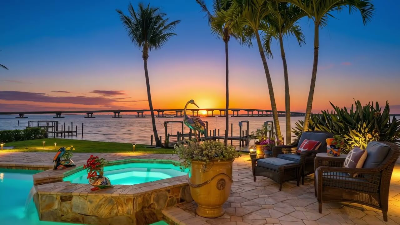 Luxury Waterfront home just off the Famous McGregor Blvd. 1201 Walden Dr. Fort Myers-