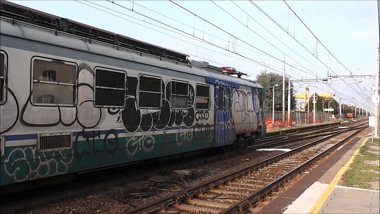 Elettromotrice ALe.582 e rimorchi