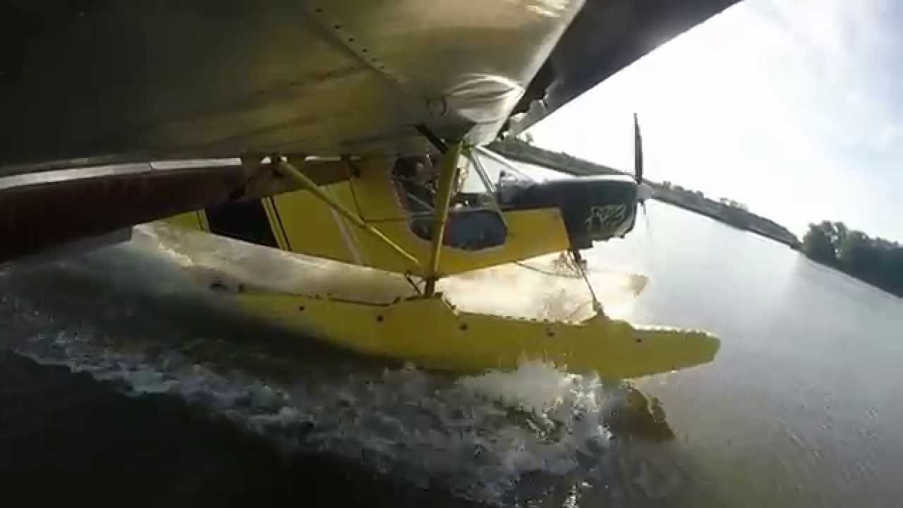 Zenith CH701 amphibious floats with 912S