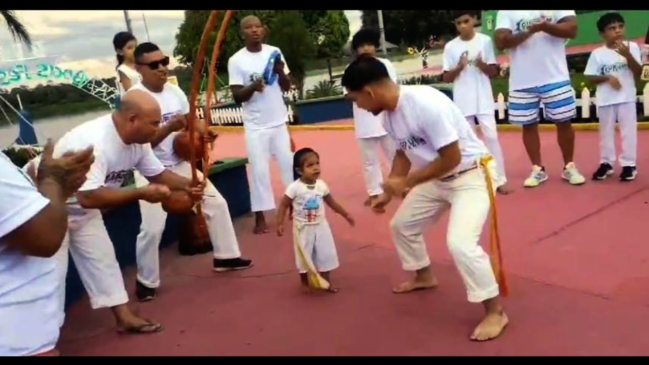 Boa Vista do Ramos/Am roda de capoeira na praça S Sebastião 
