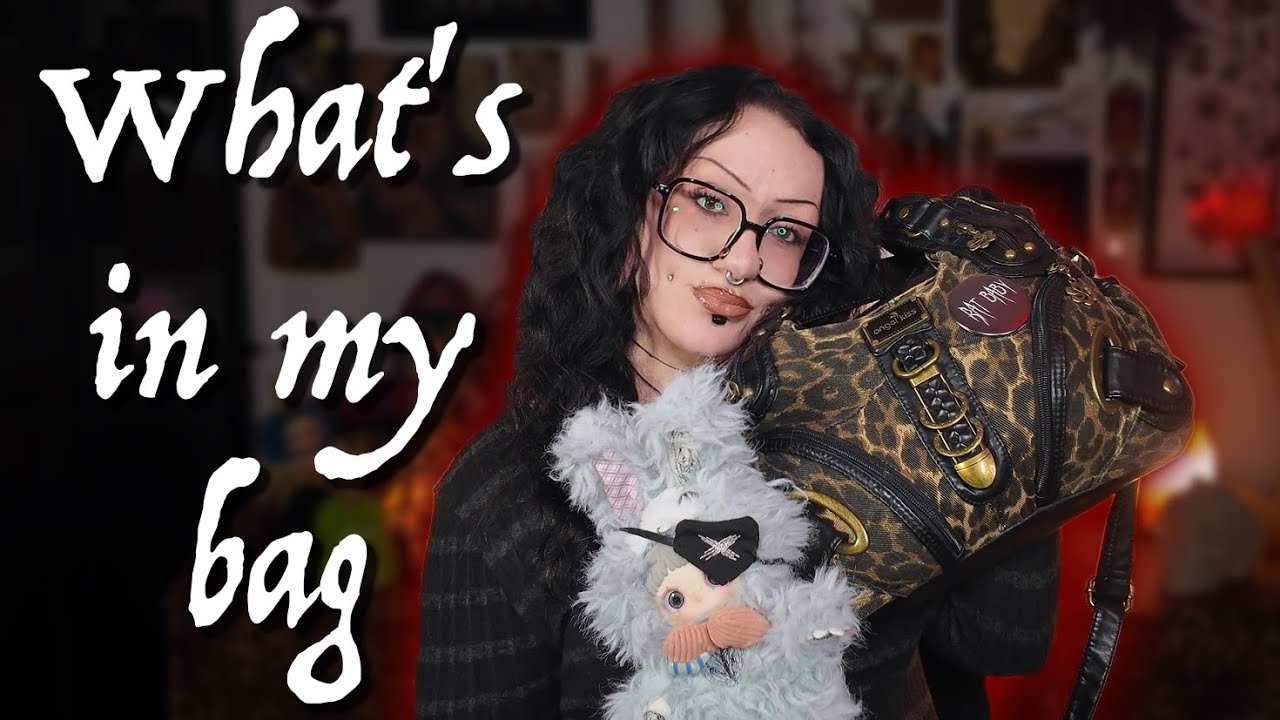 What's In My Bag ✩ Trinkets, Essentials & Trash ᘛ⁐̤ᕐᐷ