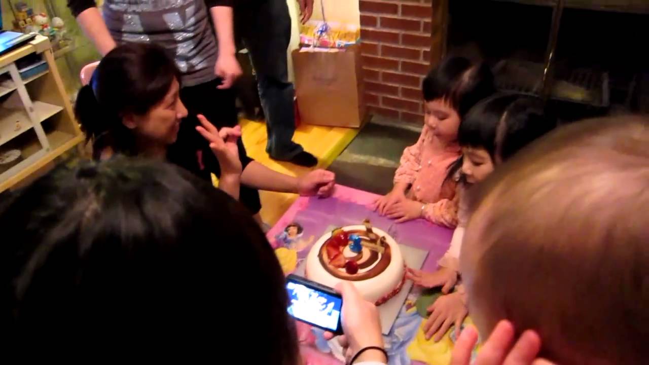 Happy 3 yrs old birthday Chloe~