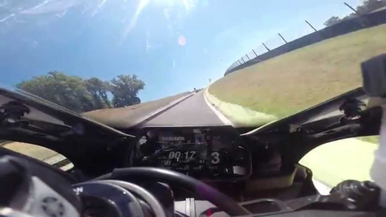 R1M al Mugello, guida Ducati style by MikiFF, passo 2:00