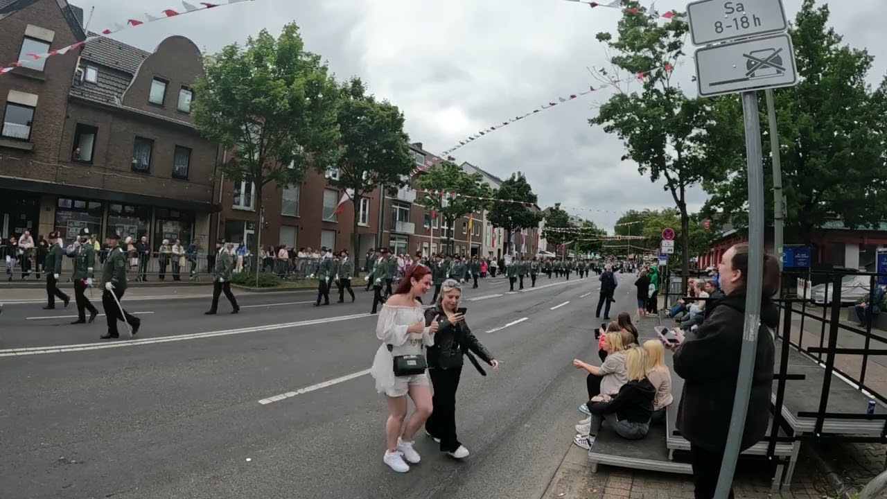 Schützenfest Neuss Furth 2025, Umzug am Dienstag