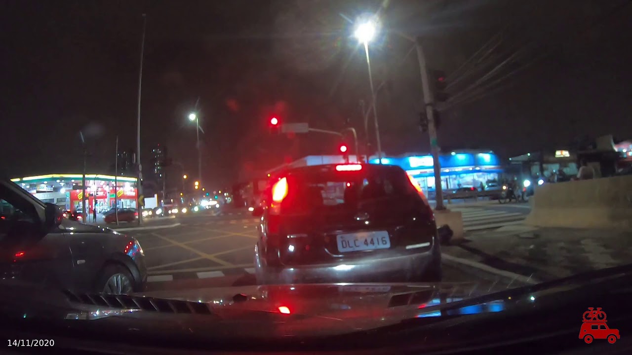 Dirigindo à Noite Em São Paulo