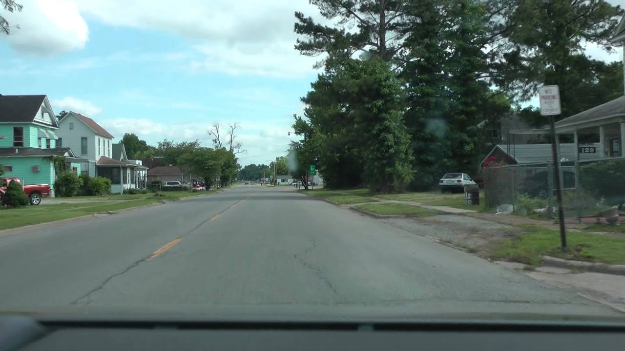 driving through Mounds, Illinois June 2, 2013